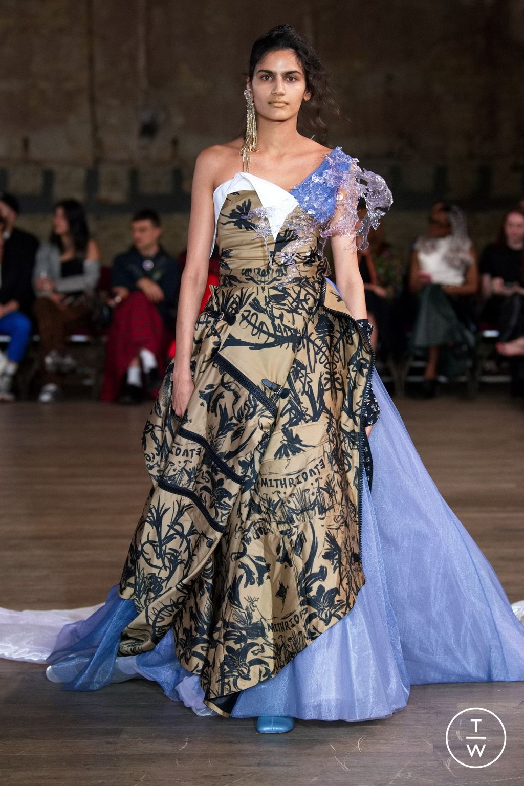Fashion Week London Spring/Summer 2023 look 21 from the MITHRIDATE collection womenswear
