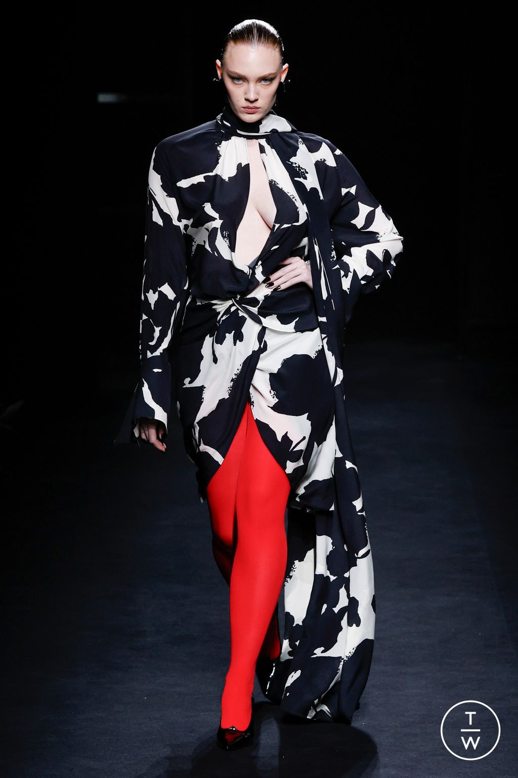 Fashion Week Paris Fall/Winter 2024 look 21 from the Nina Ricci collection 女装