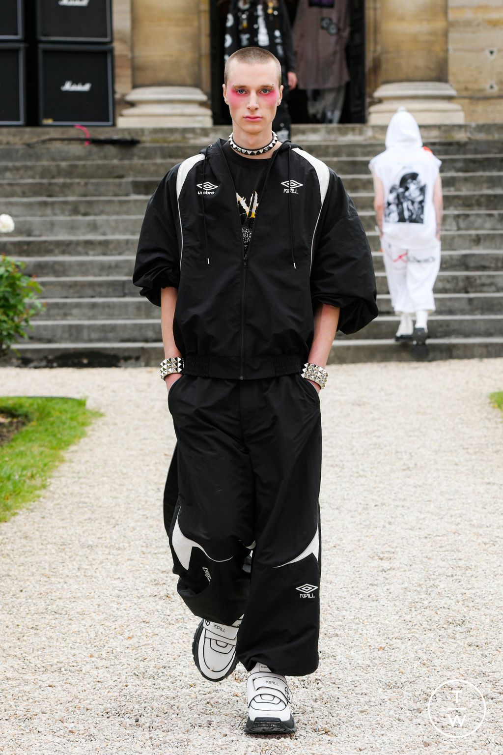 Fashion Week Paris Spring-Summer 2025 look 21 from the KIDILL collection 男装