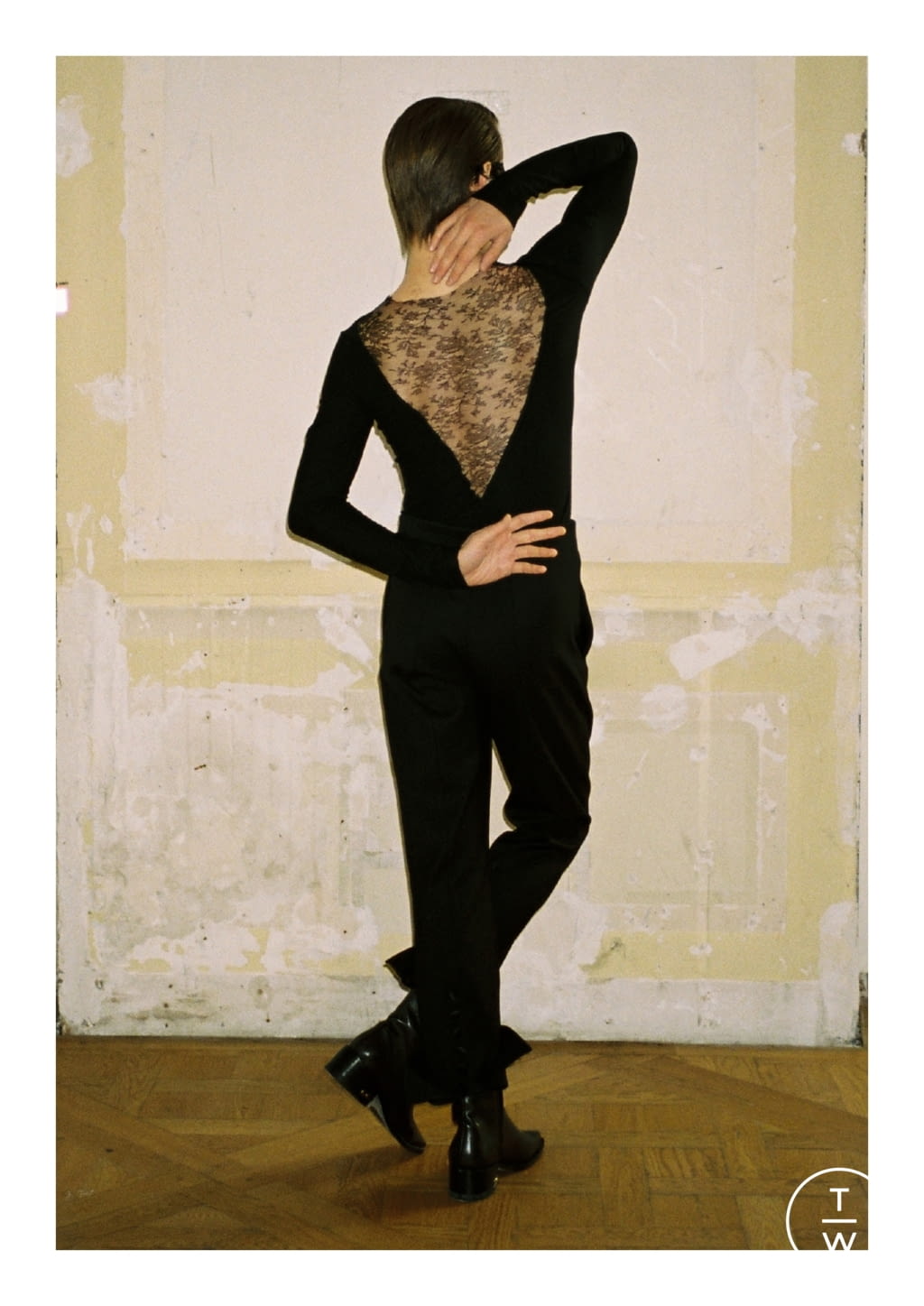 Fashion Week Paris Fall/Winter 2022 look 21 from the ARTURO OBEGERO collection menswear