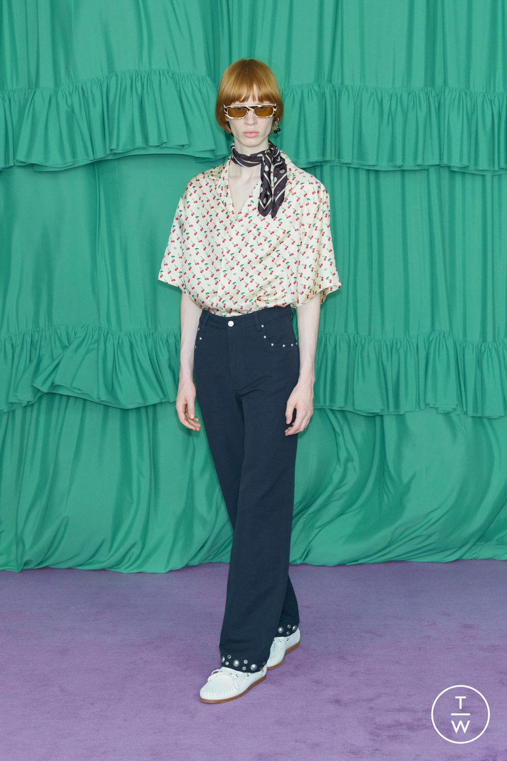 Fashion Week Paris Pre-Fall 2025 look 42 from the Valentino collection womenswear
