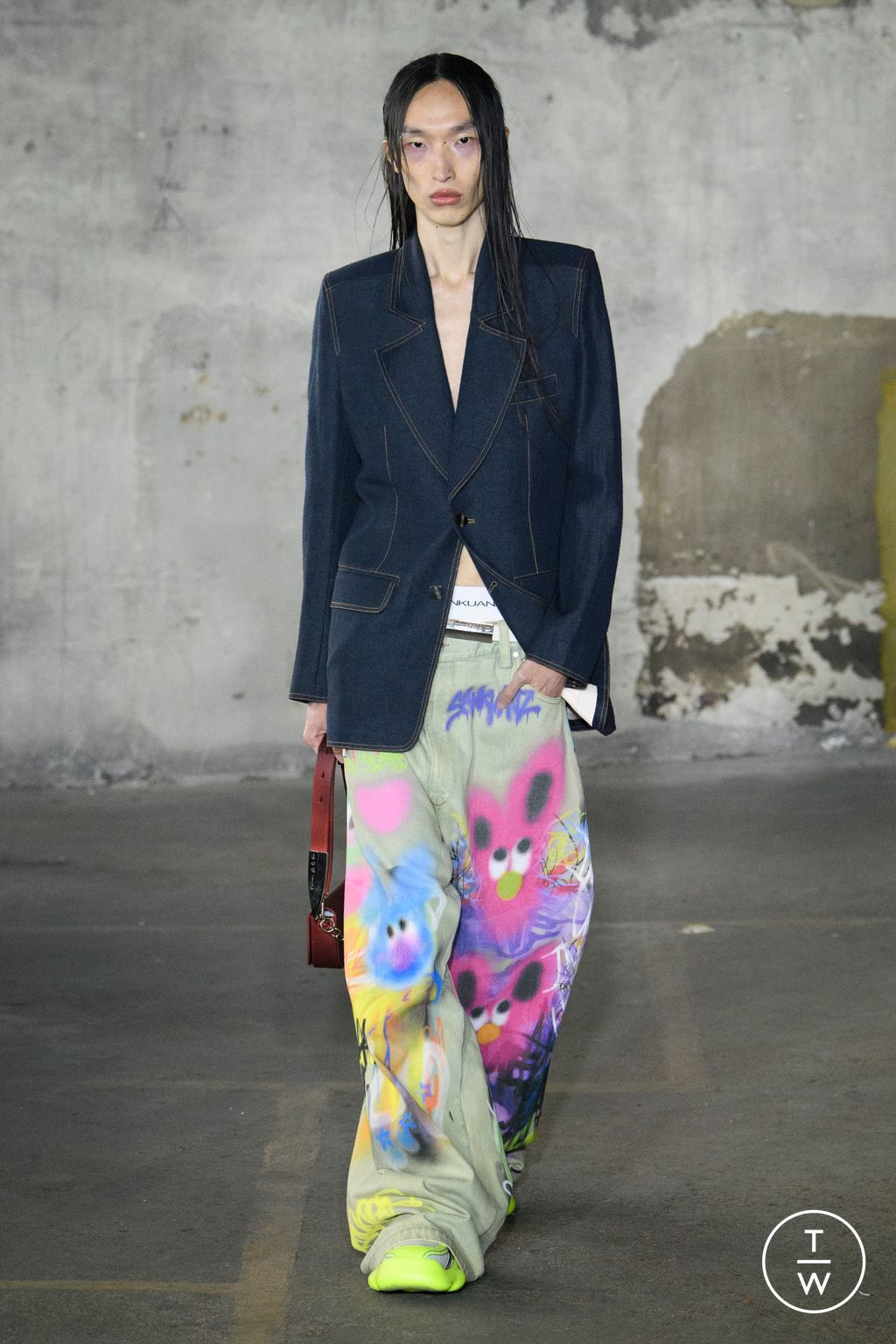 Fashion Week Paris Fall/Winter 2023 look 22 de la collection Sankuanz menswear