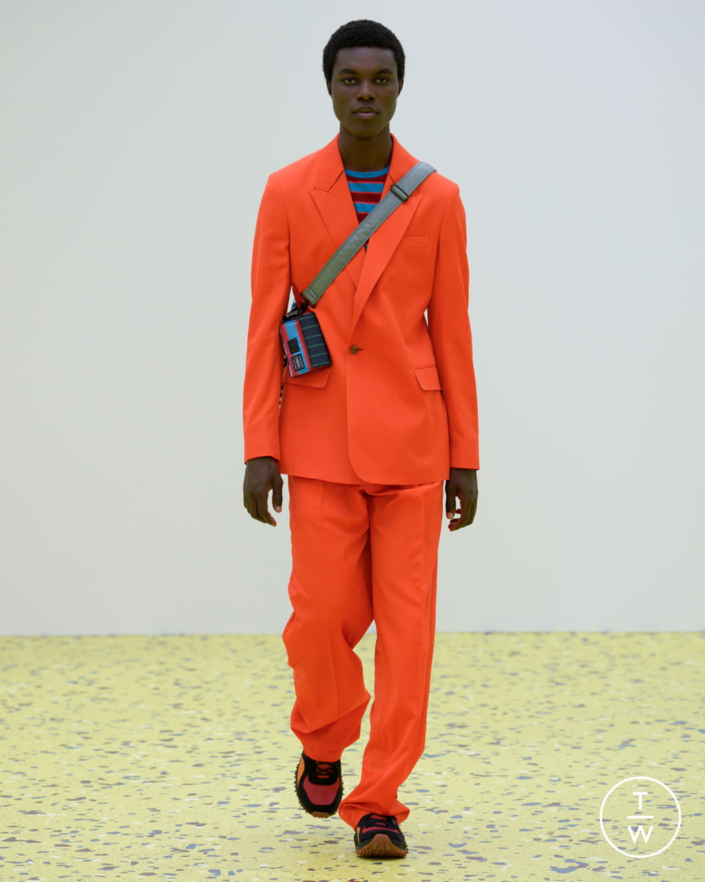 Fashion Week Paris Spring/Summer 2022 look 22 from the Paul Smith collection 男装