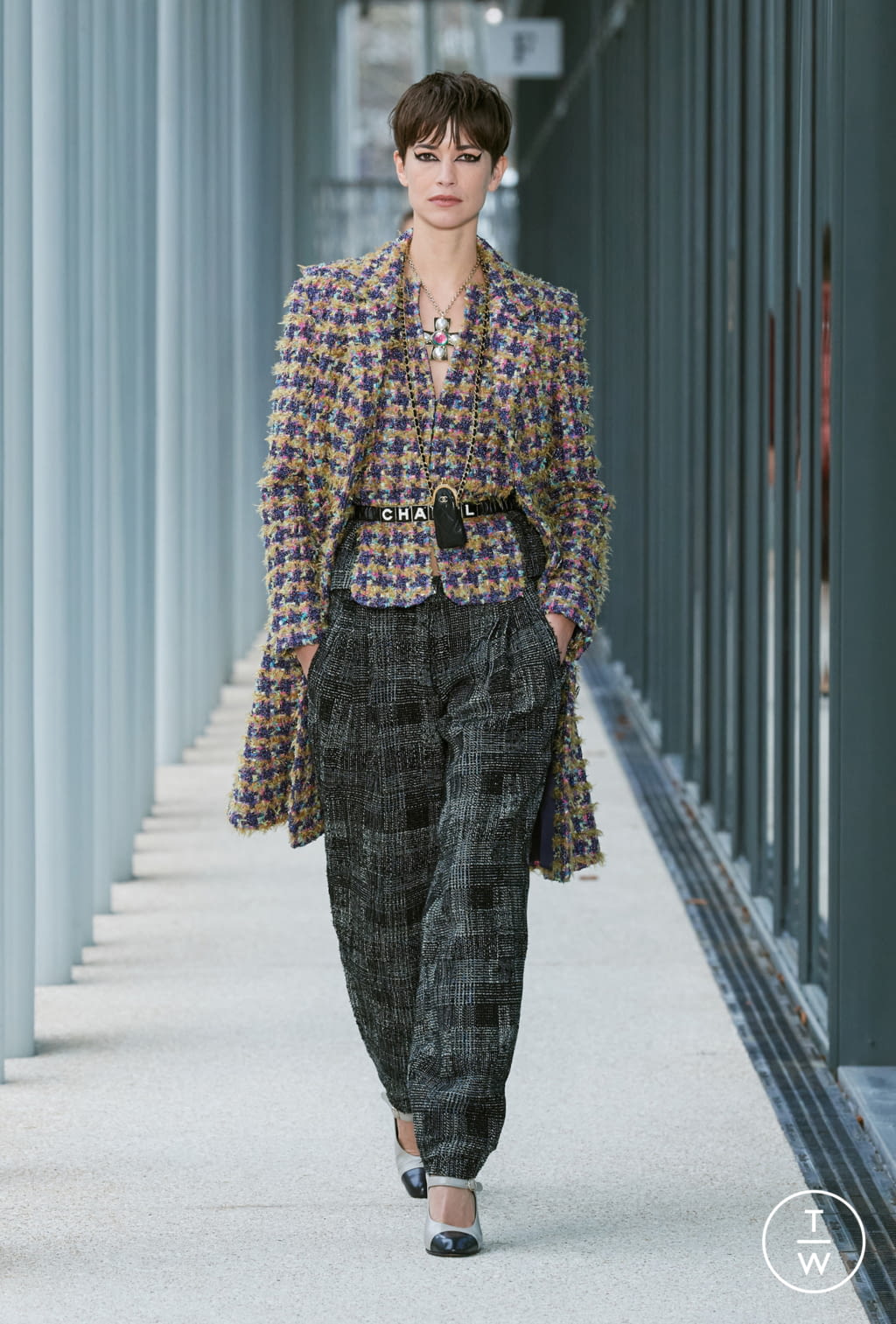Chanel Métiers d'Art PF22 womenswear #22 - Tagwalk: The Fashion Search  Engine