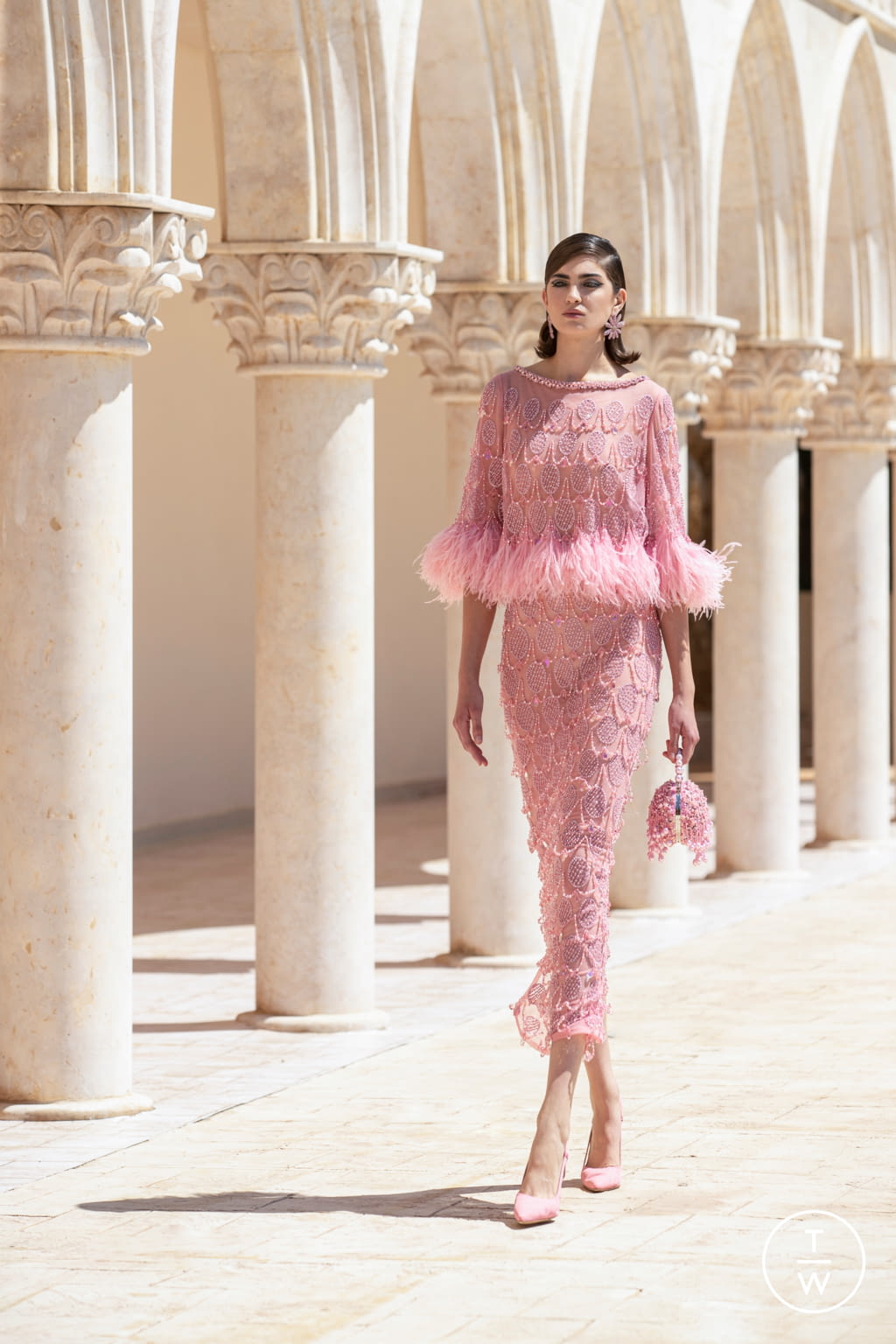 Fashion Week Paris Fall/Winter 2021 look 21 from the Georges Hobeika collection couture