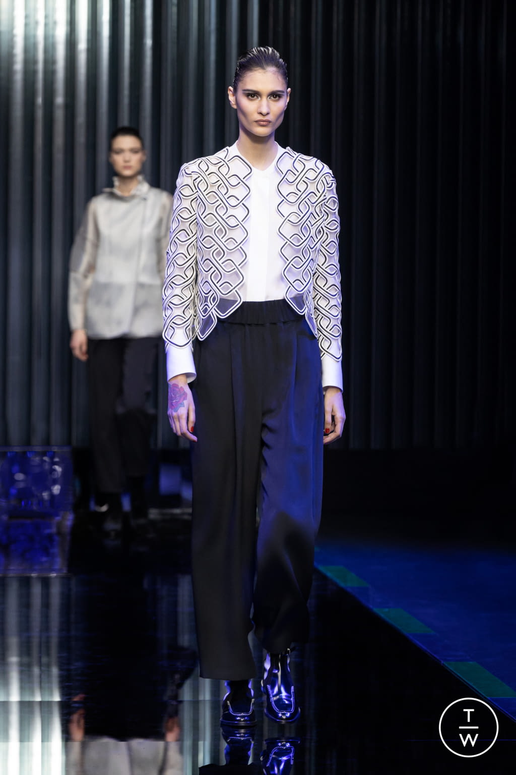 Fashion Week Milan Fall/Winter 2022 look 22 de la collection Giorgio Armani womenswear