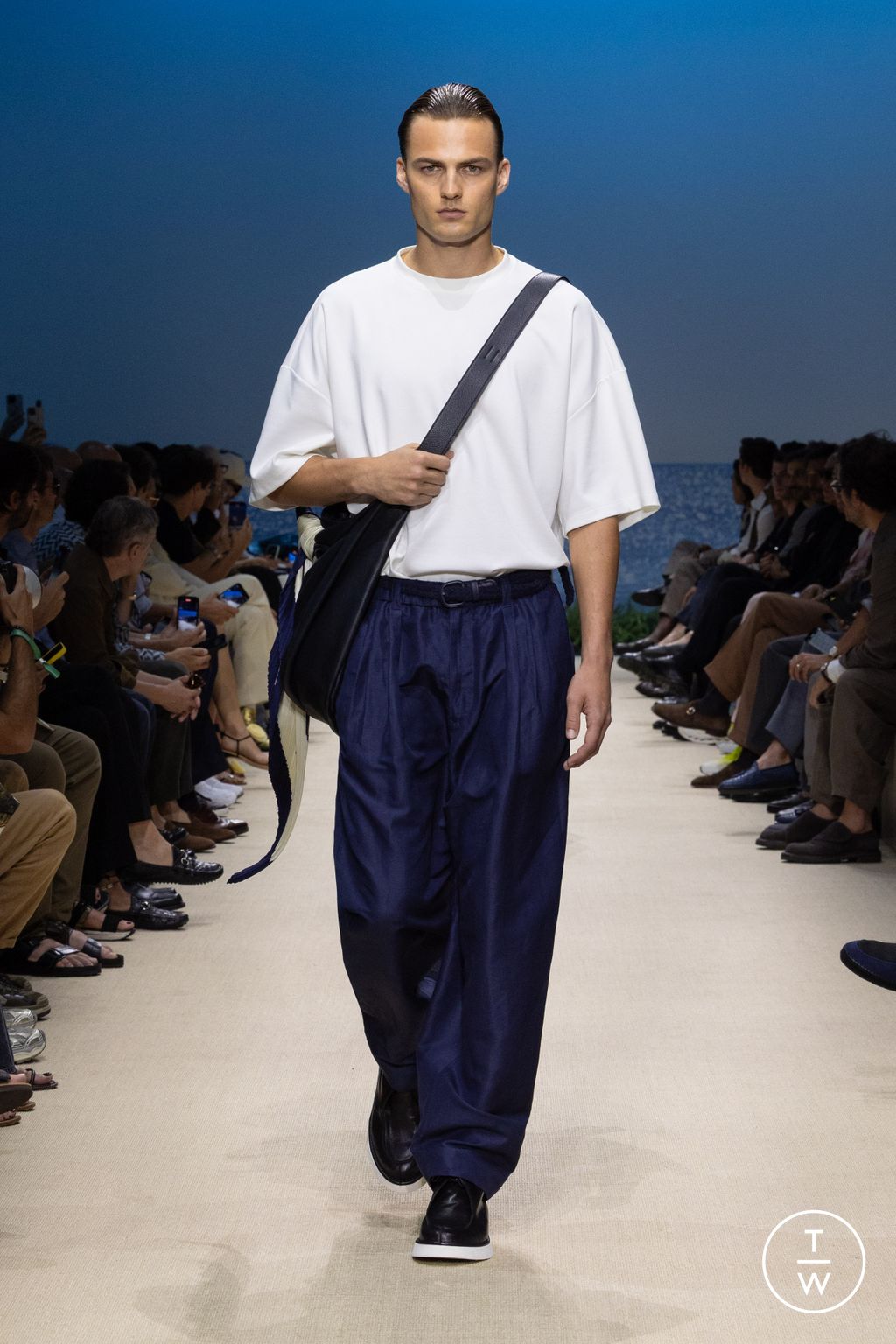 Fashion Week Milan Spring/Summer 2026 look 22 from the Giorgio Armani collection menswear