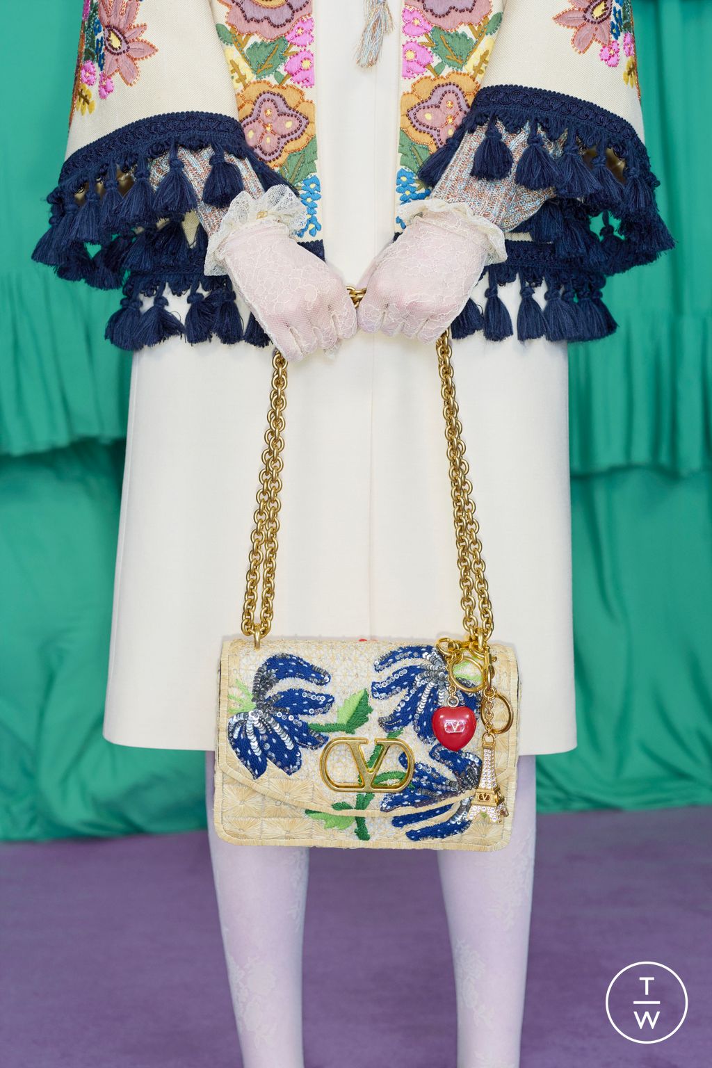 Fashion Week Paris Pre-Fall 2025 look 44 de la collection Valentino womenswear