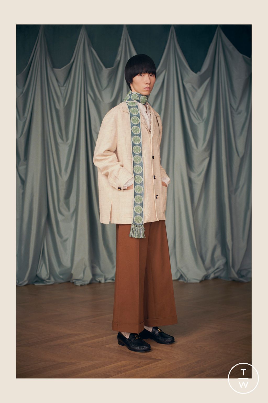 Fashion Week Paris Resort 2025 look 22 from the Valentino collection womenswear