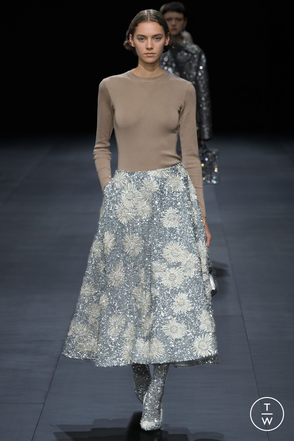 Fashion Week Paris Spring/Summer 2023 look 22 from the Valentino collection womenswear