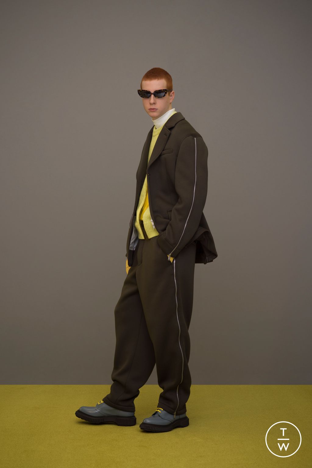 Fashion Week Paris Fall/Winter 2023 look 29 from the Undercover collection menswear