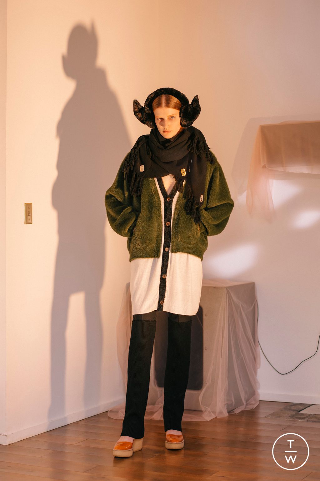Fashion Week Paris Pre-Fall 2023 look 23 from the Undercover collection womenswear