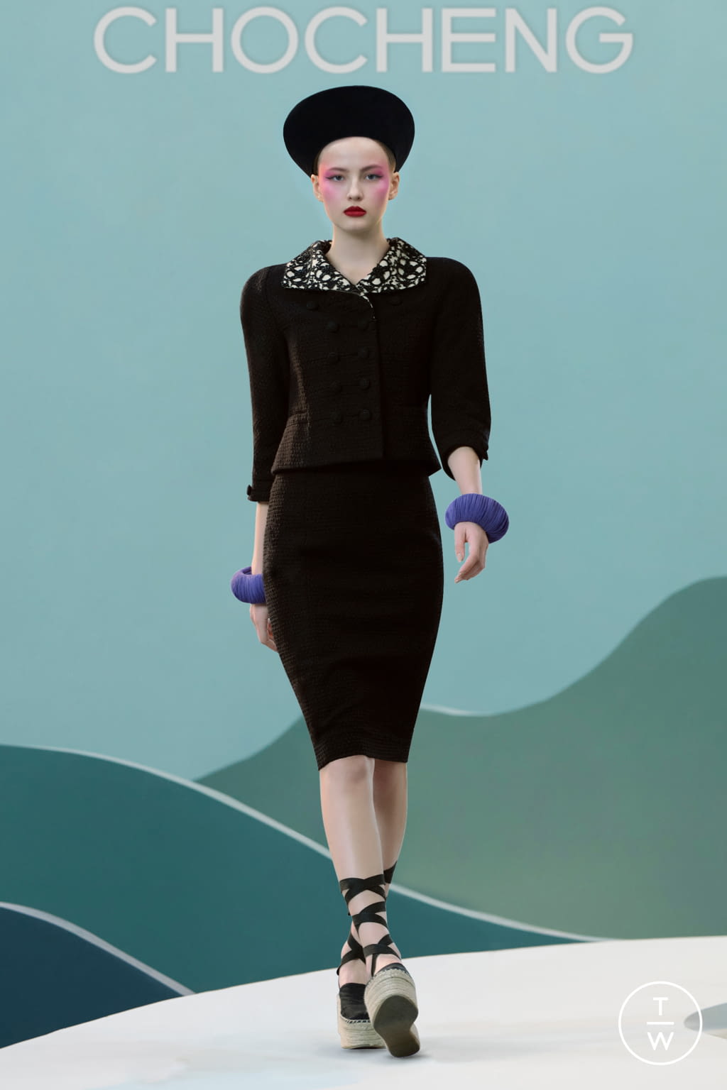 Fashion Week New York Fall/Winter 2021 look 23 from the Chocheng collection womenswear