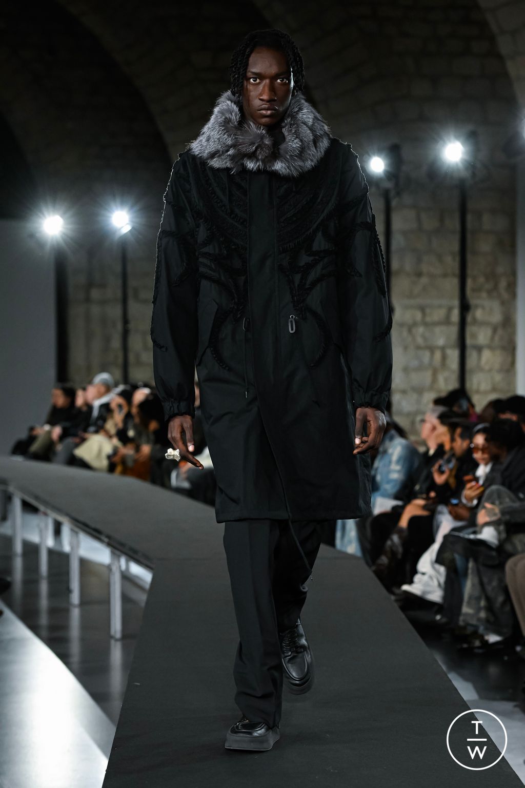 Fashion Week Paris Fall/Winter 2026 look 23 from the TAAKK collection menswear