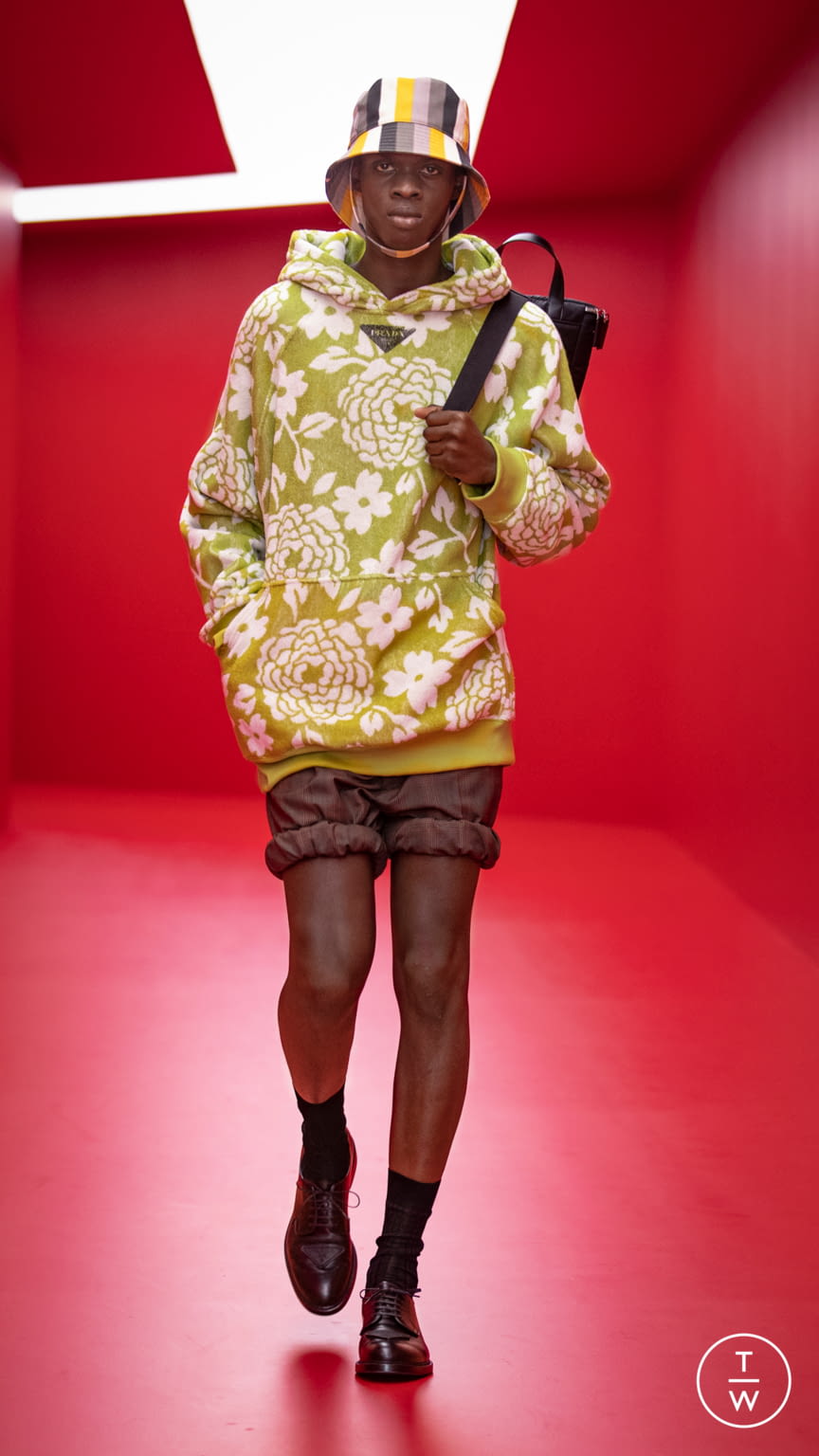 Fashion Week Milan Spring/Summer 2022 look 23 from the Prada collection 男装