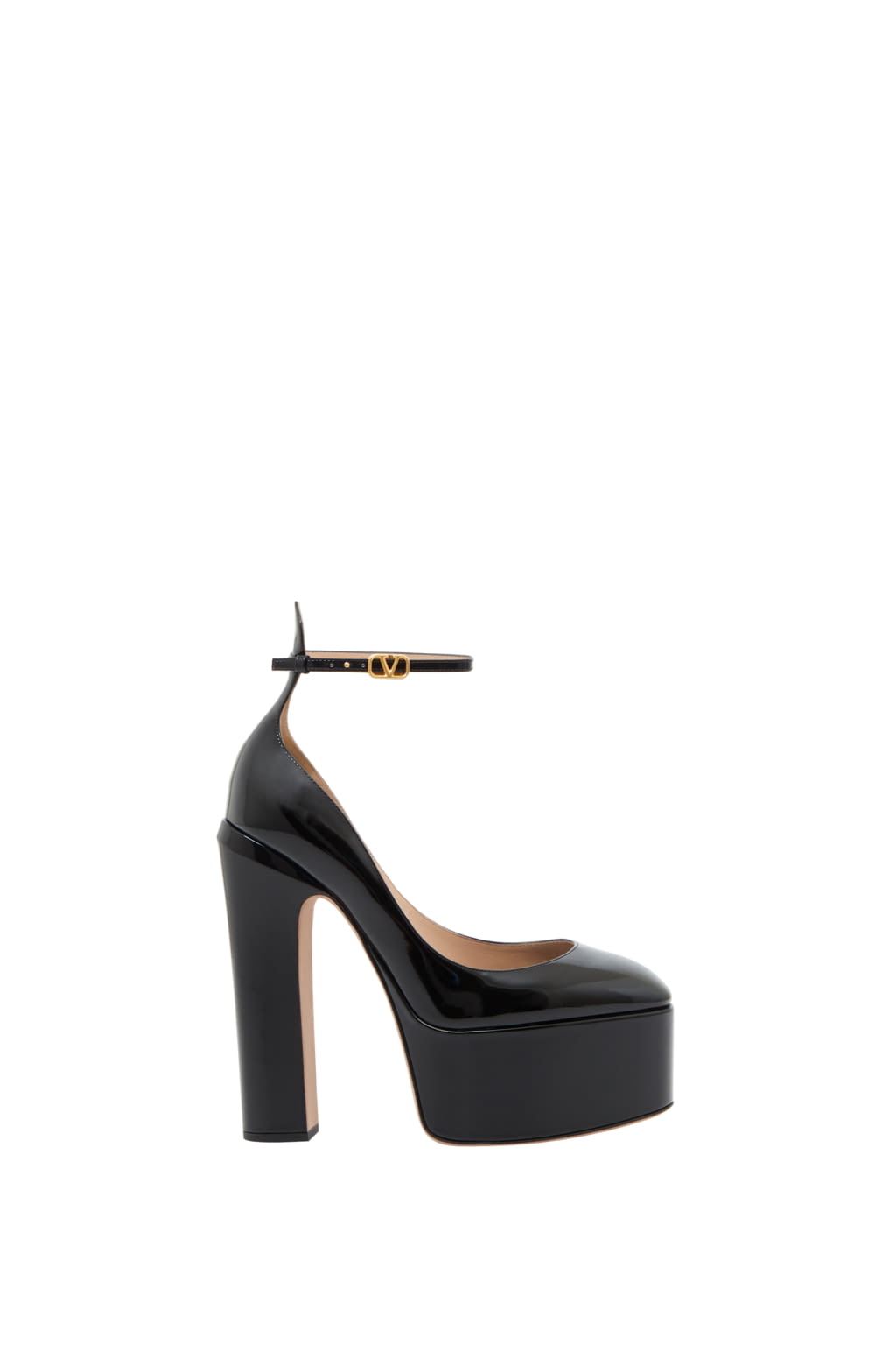 Fashion Week Paris Resort 2022 look 35 from the Valentino collection womenswear accessories