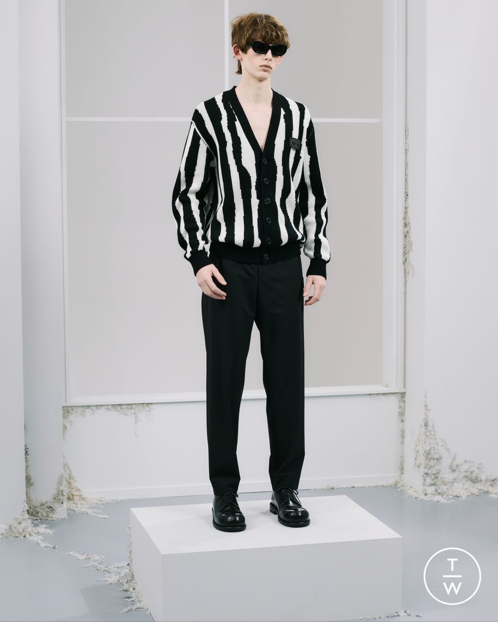 Fashion Week Paris Pre-Fall 2026 look 23 from the Undercover collection menswear