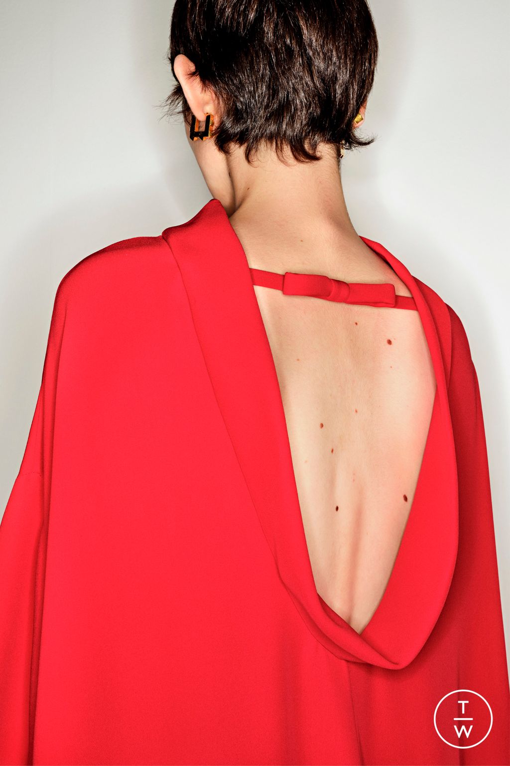 Fashion Week Paris Resort 2023 look 23 from the Valentino collection 女装