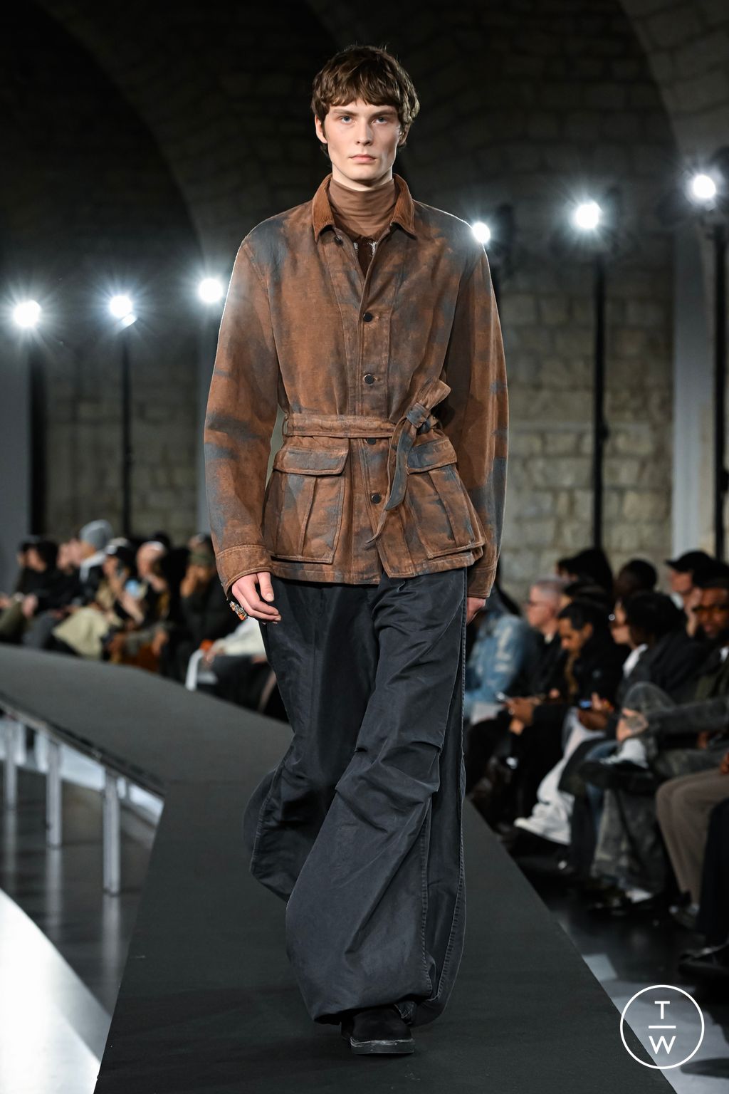 Fashion Week Paris Fall/Winter 2026 look 24 from the TAAKK collection menswear