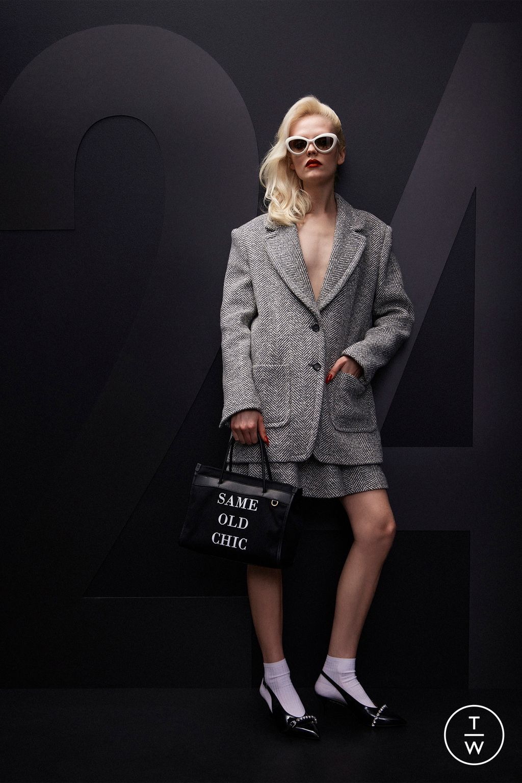 Fashion Week Milan Pre-Fall 2024 look 24 de la collection Moschino womenswear