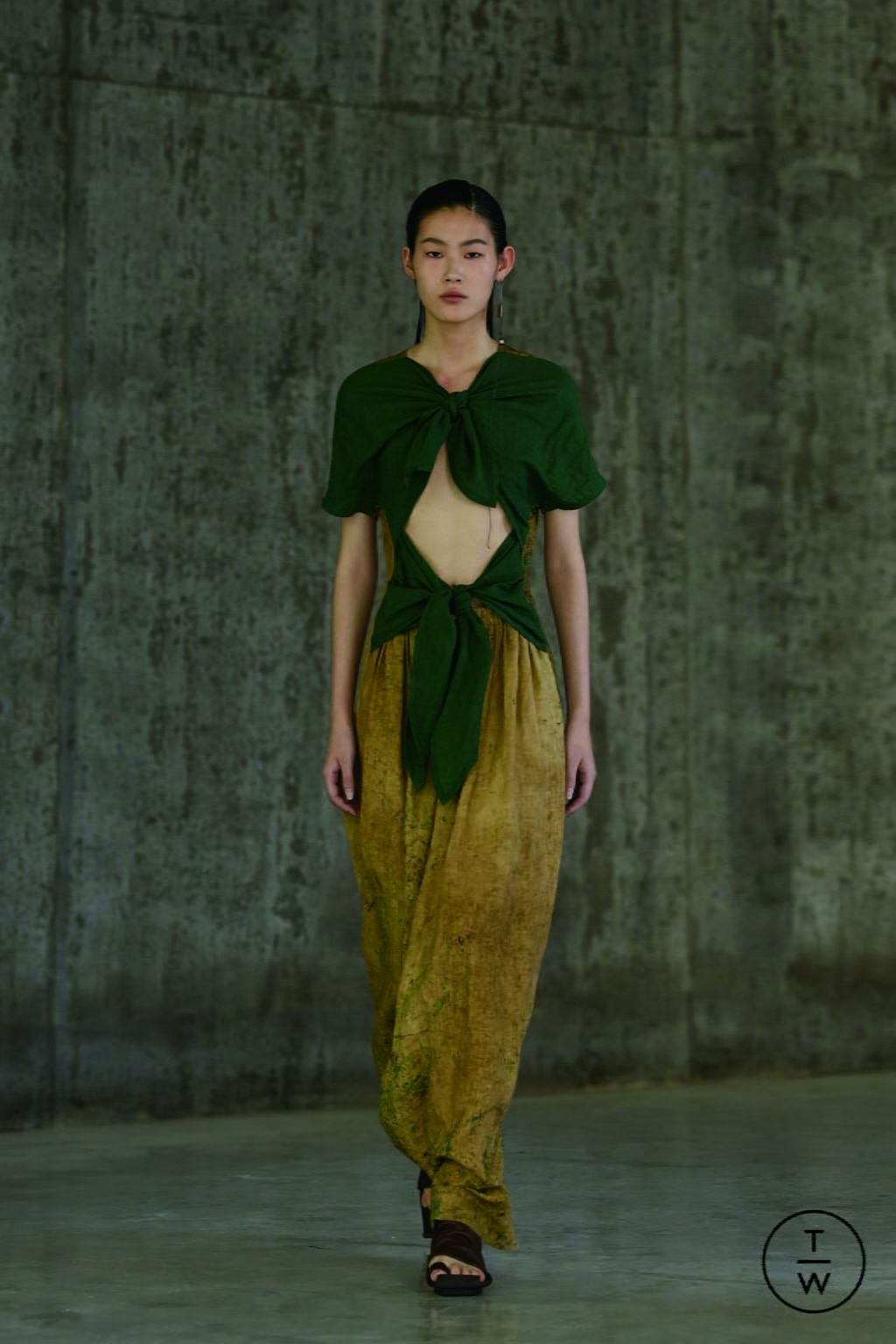 Fashion Week Paris Spring/Summer 2022 look 24 de la collection Uma Wang womenswear