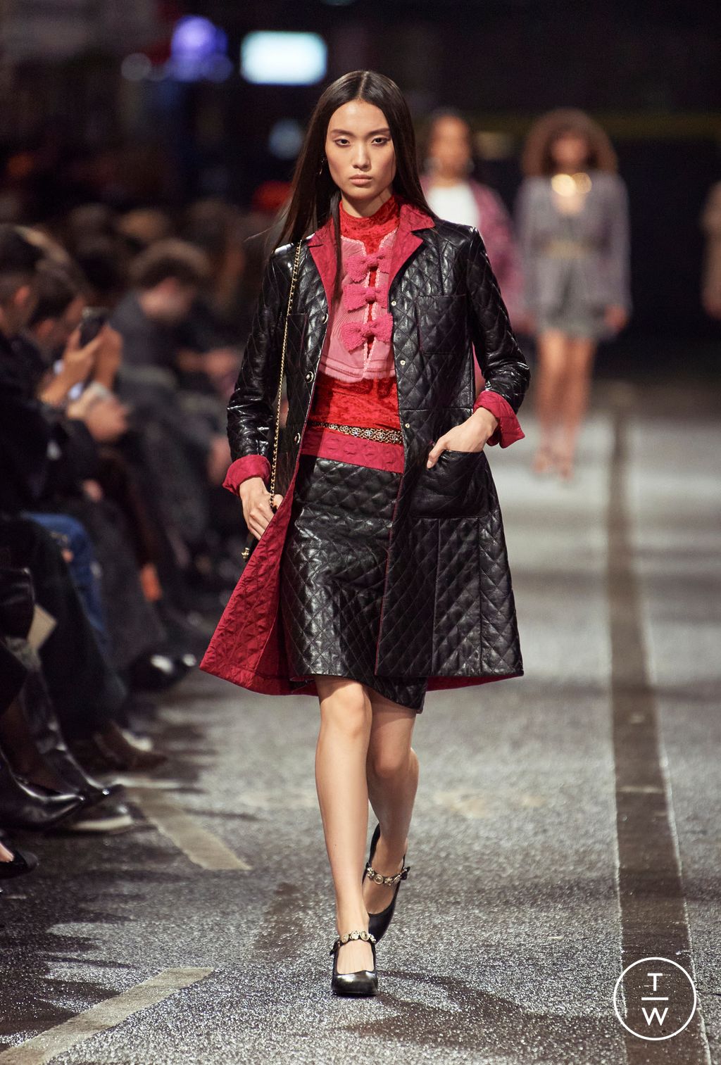 Fashion Week Paris Pre-Fall 2024 look 24 from the Chanel collection womenswear