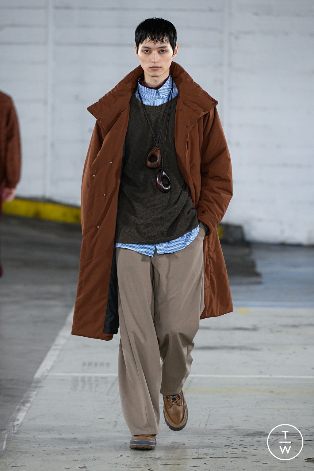 Fashion Week Paris Fall/Winter 2026 look 24 from the White Mountaineering collection menswear