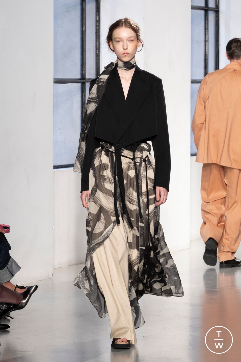 Fashion Week Paris Spring/Summer 2025 look 24 from the Ujoh collection womenswear