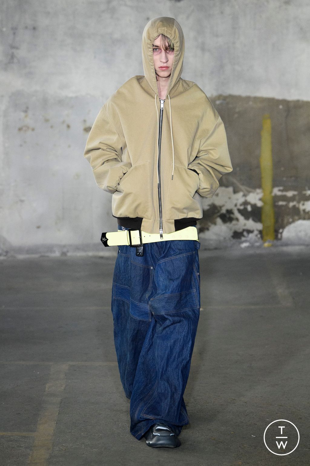 Fashion Week Paris Fall/Winter 2023 look 24 from the Sankuanz collection menswear