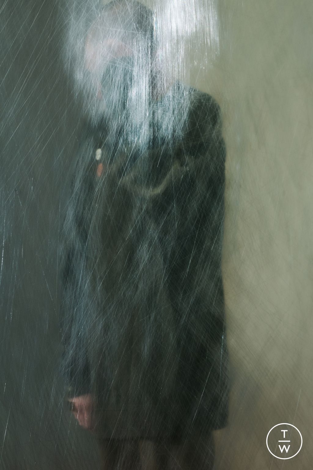 Fashion Week Paris Pre-Fall 2025 look 29 de la collection Undercover menswear