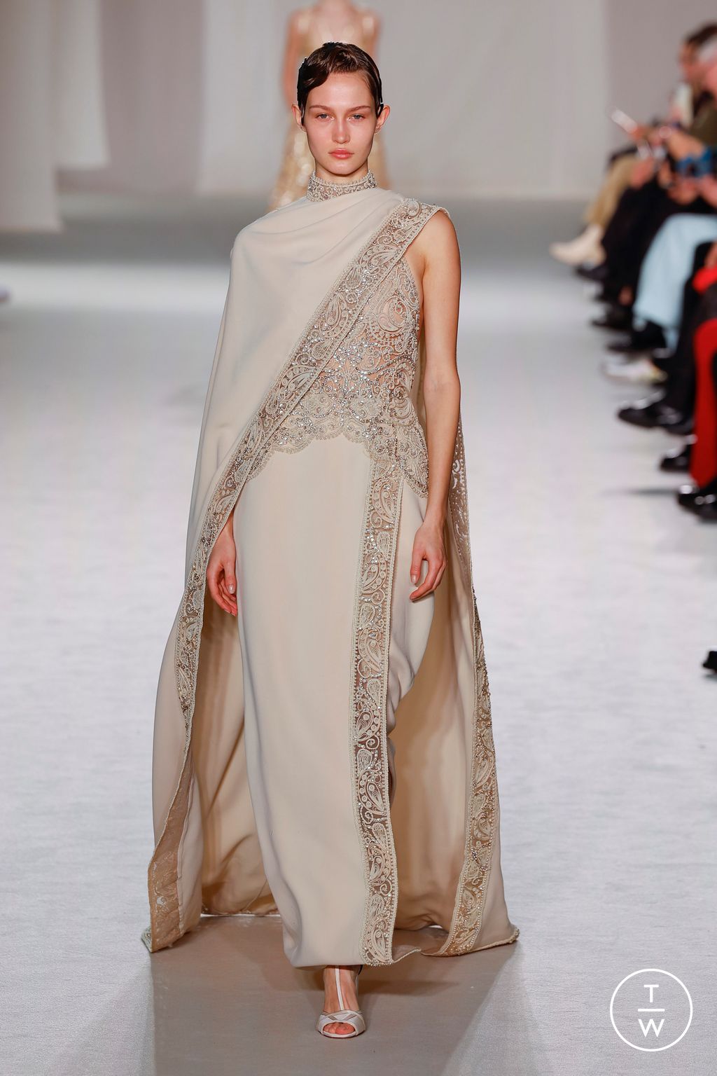Fashion Week Paris Spring/Summer 2023 look 3 from the Elie Saab collection 高级定制