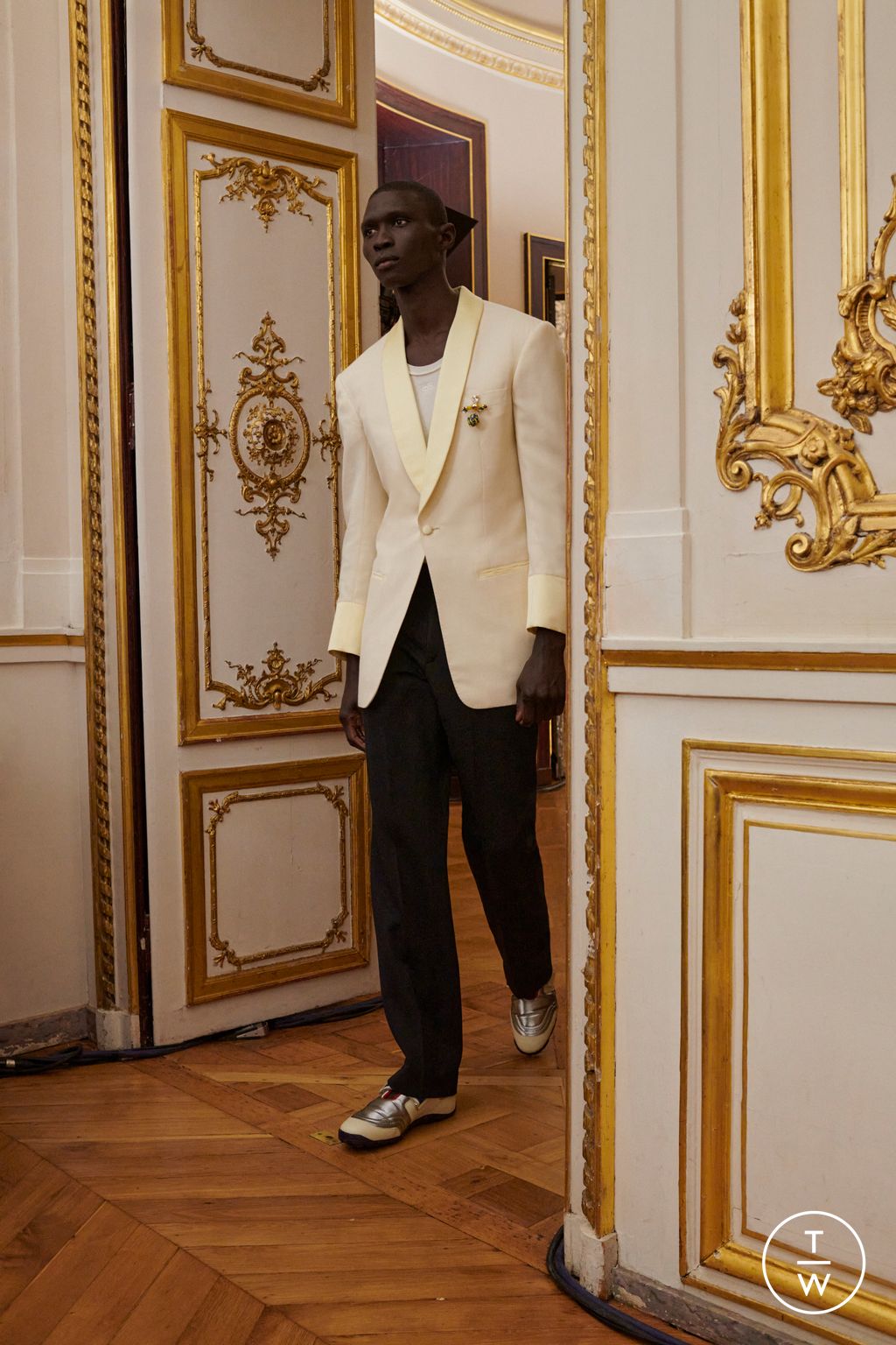 Fashion Week Paris Fall/Winter 2023 look 24 from the Wales Bonner collection menswear