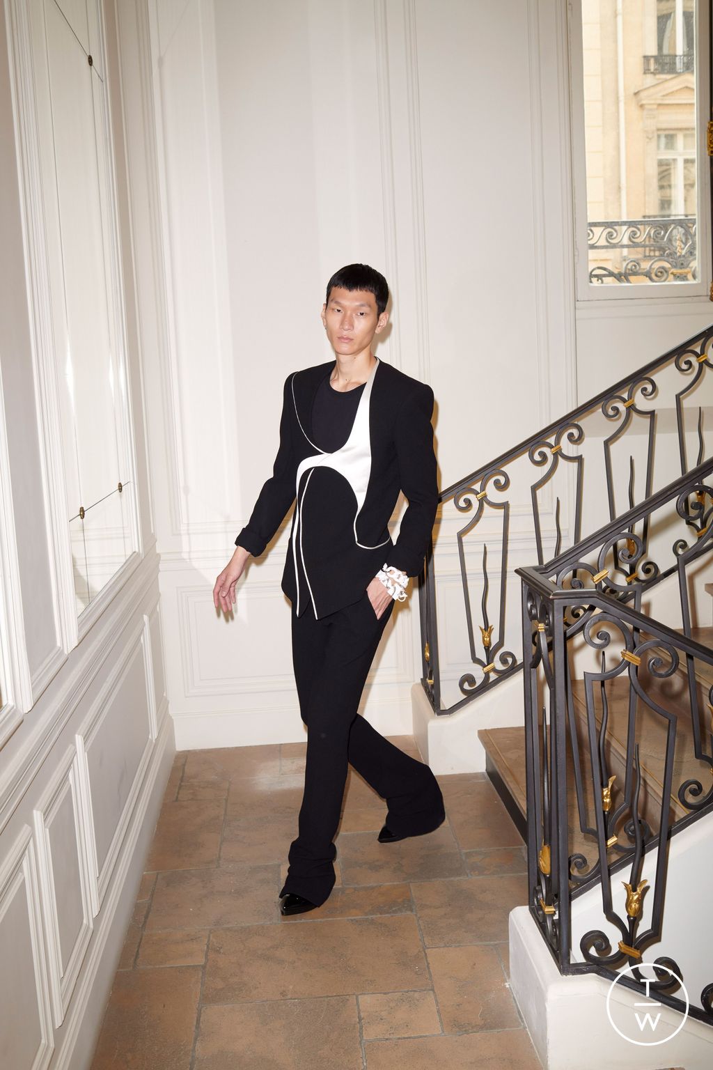 Fashion Week Paris Spring/Summer 2024 look 24 from the Balmain collection 男装