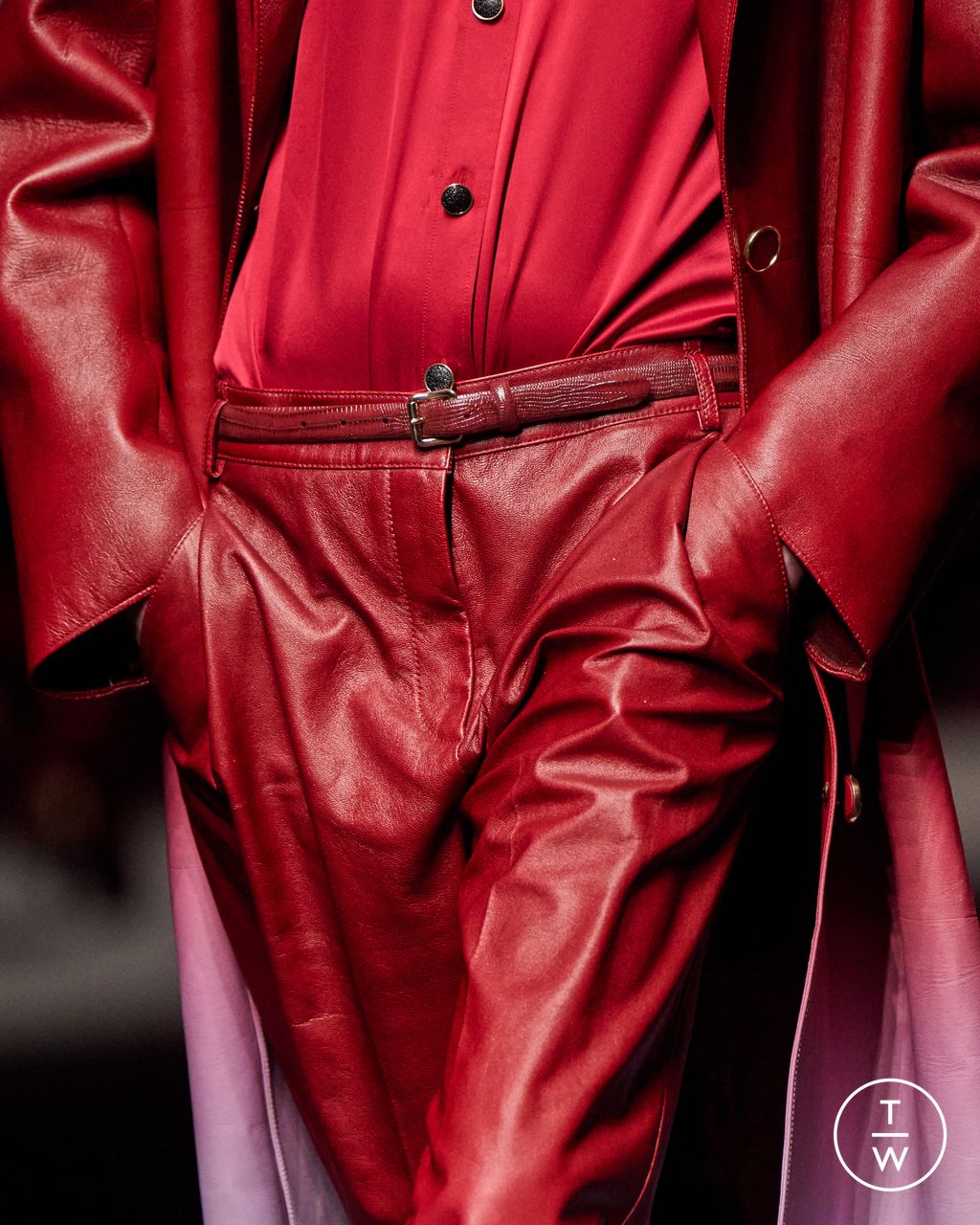 Fashion Week Milan Fall/Winter 2025 look 13 from the Roberto Cavalli collection 女装配饰