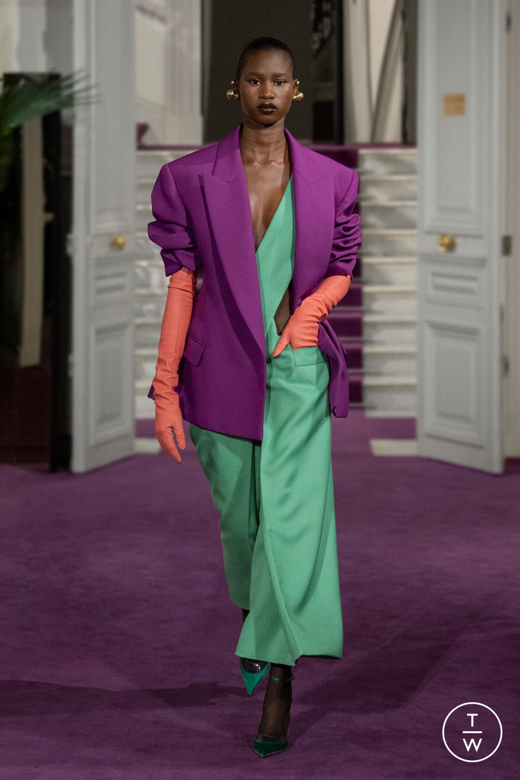 Fashion Week Paris Spring/Summer 2024 look 24 from the Valentino collection couture