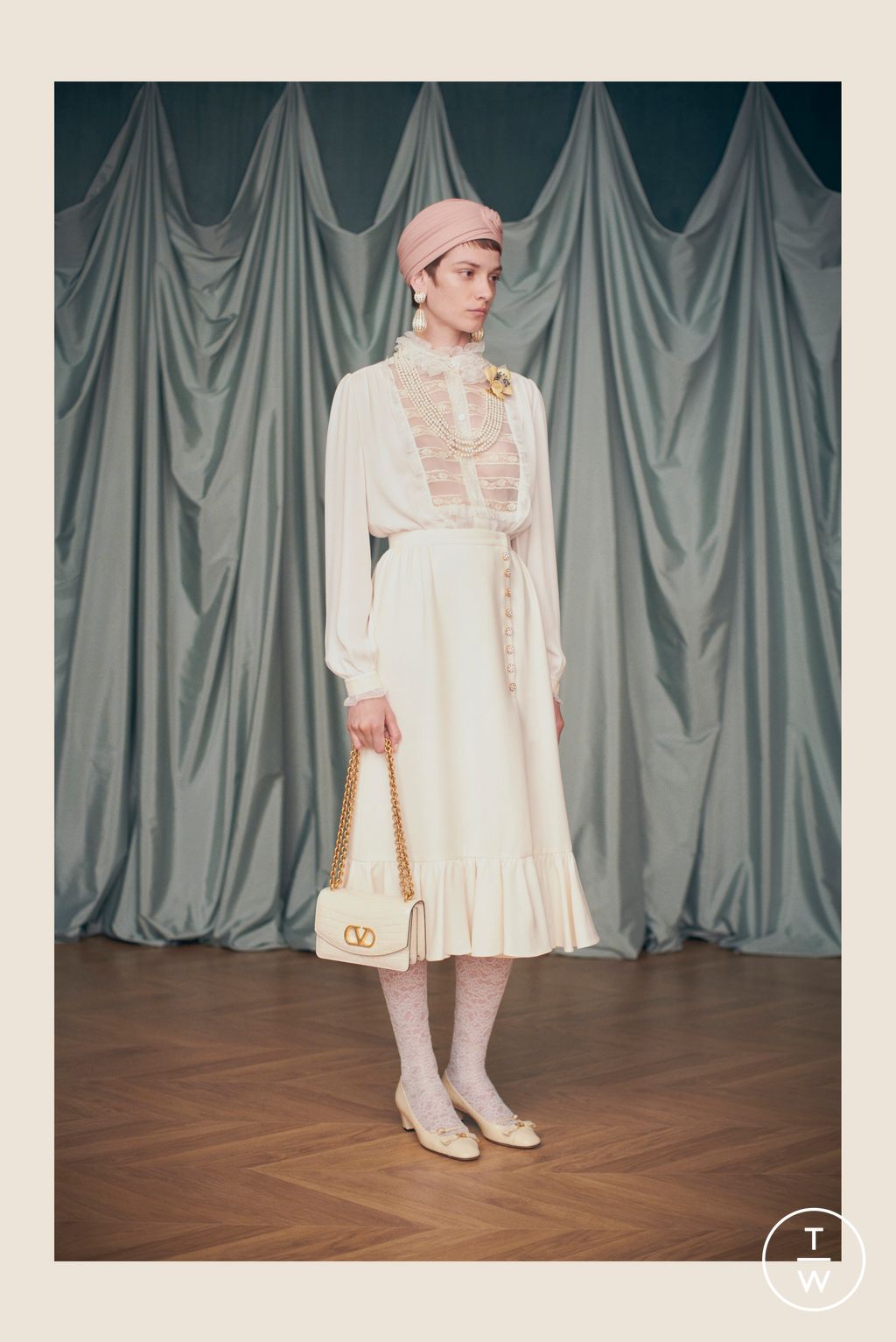 Fashion Week Paris Resort 2025 look 24 from the Valentino collection womenswear