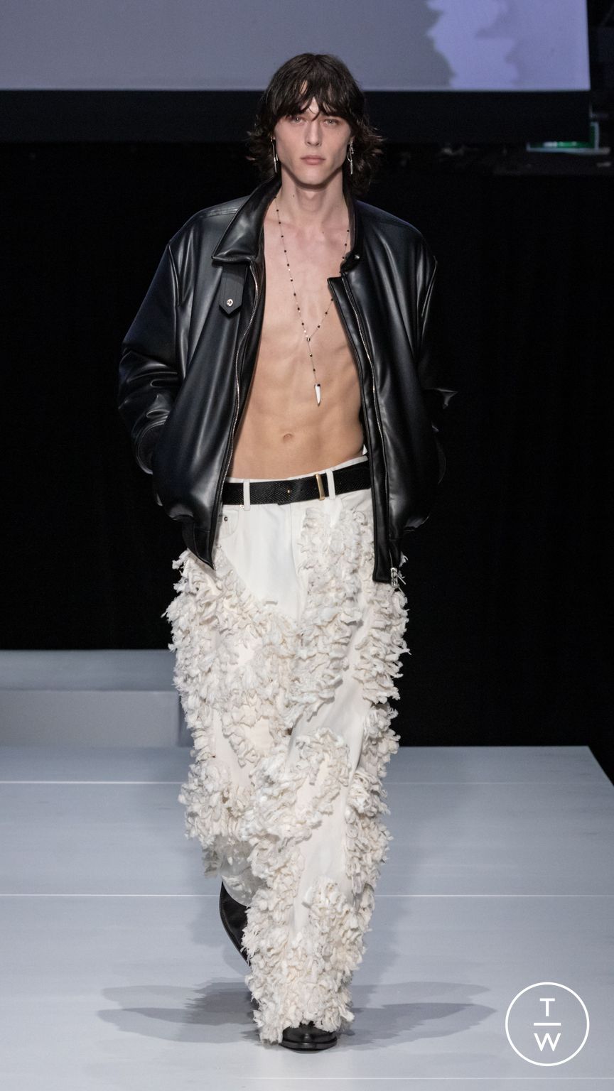Fashion Week Paris Fall/Winter 2024 look 25 from the System Studios collection 男装