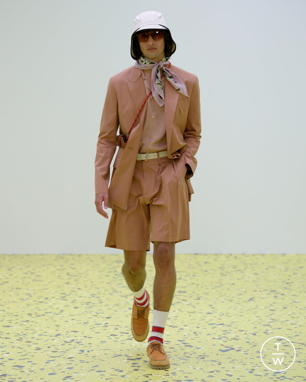 Fashion Week Paris Spring/Summer 2022 look 25 from the Paul Smith collection 男装