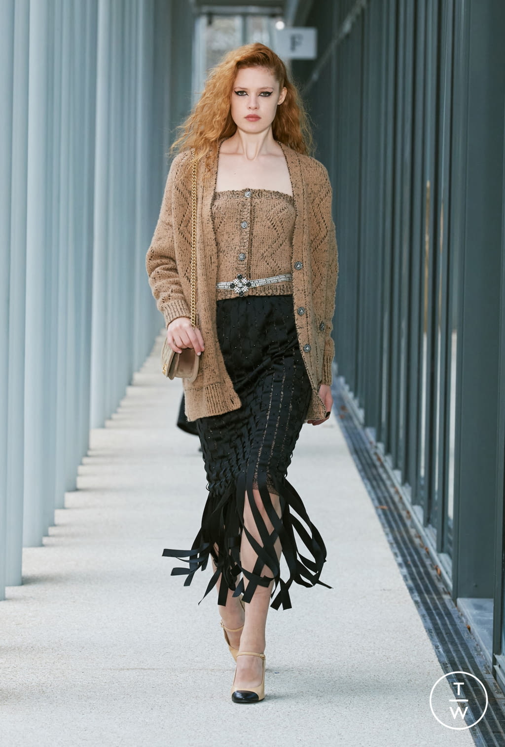 Fashion Week Paris Pre-Fall 2022 look 25 from the Chanel collection womenswear
