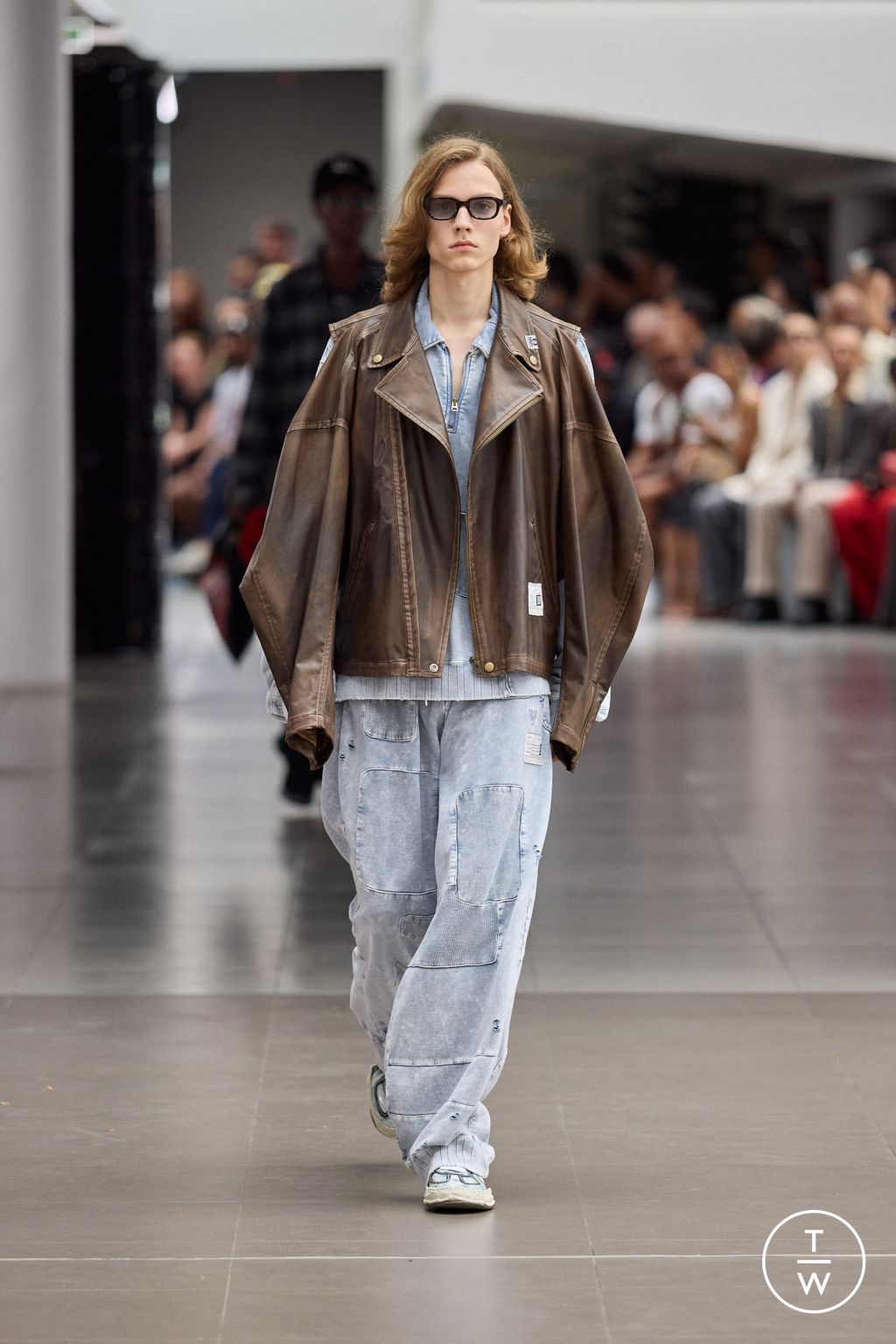 Fashion Week Paris Spring/Summer 2026 look 25 de la collection Maison Mihara Yasuhiro menswear