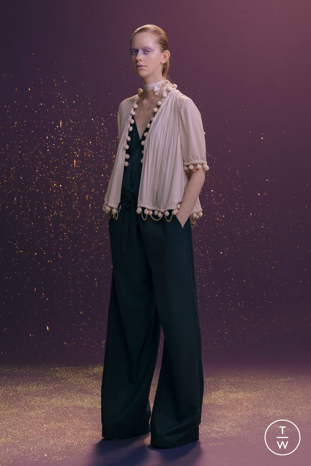 Fashion Week Paris Resort 2023 look 31 from the Undercover collection 女装