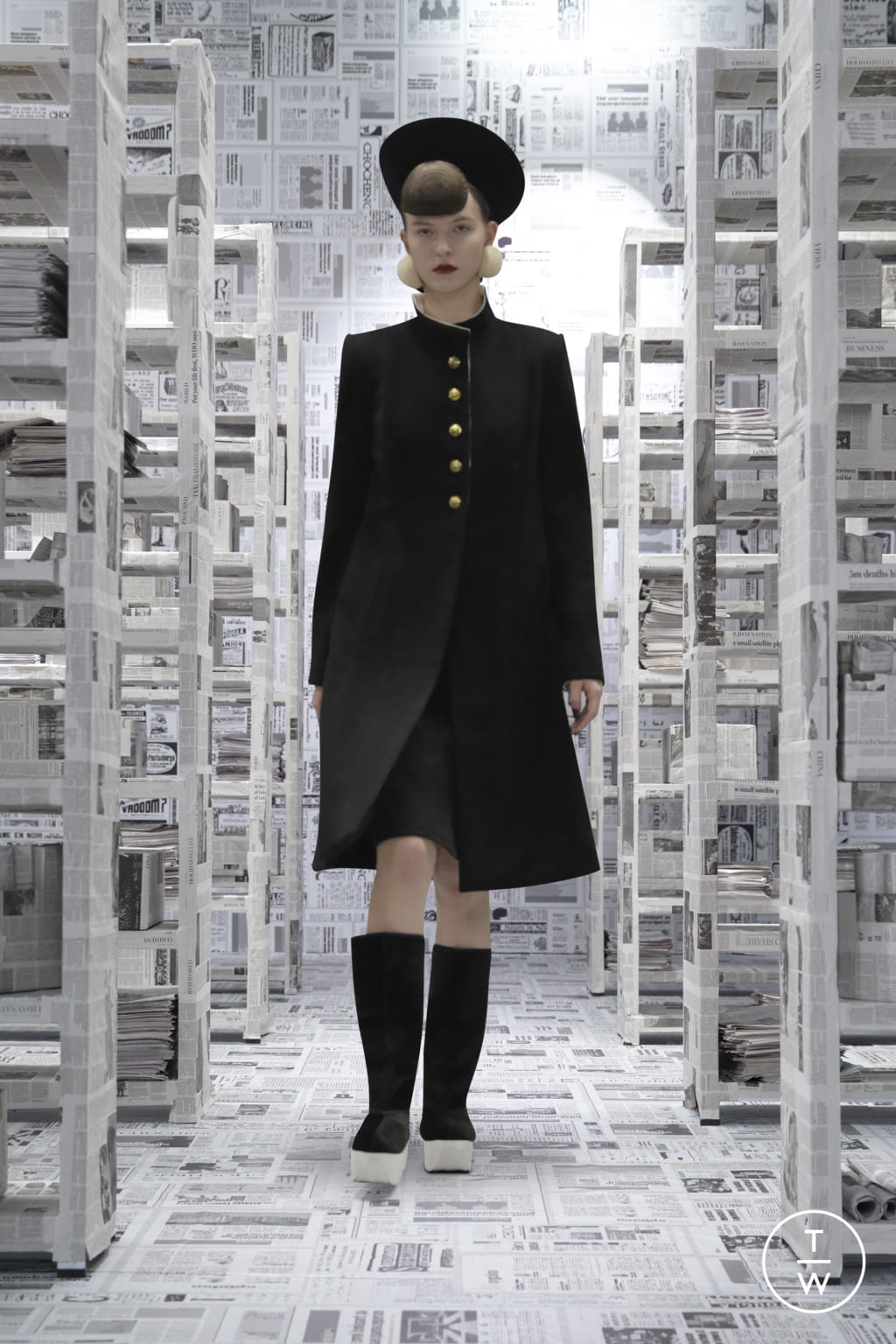 Fashion Week New York Fall/Winter 2022 look 25 from the Chocheng collection womenswear