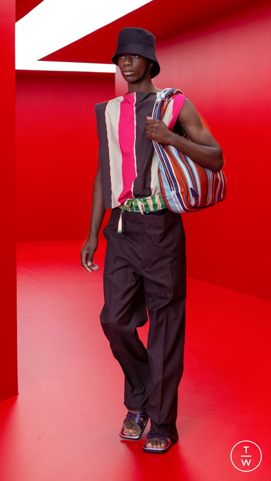 Fashion Week Milan Spring/Summer 2022 look 25 from the Prada collection menswear