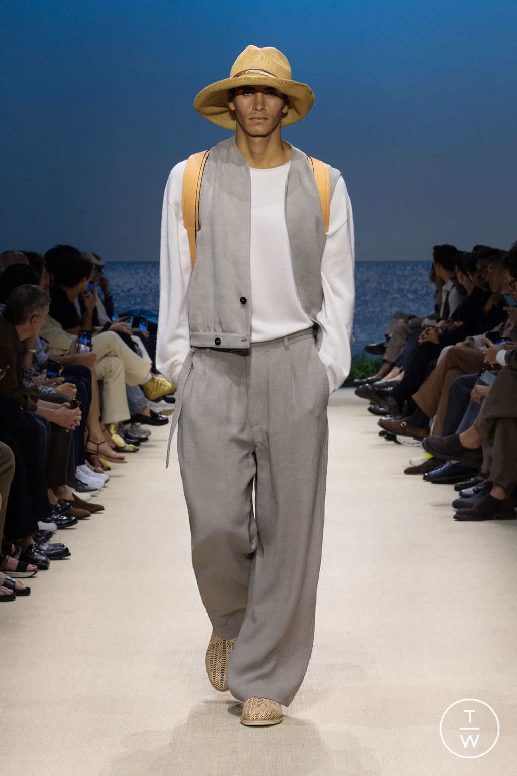 Fashion Week Milan Spring/Summer 2026 look 25 from the Giorgio Armani collection 男装
