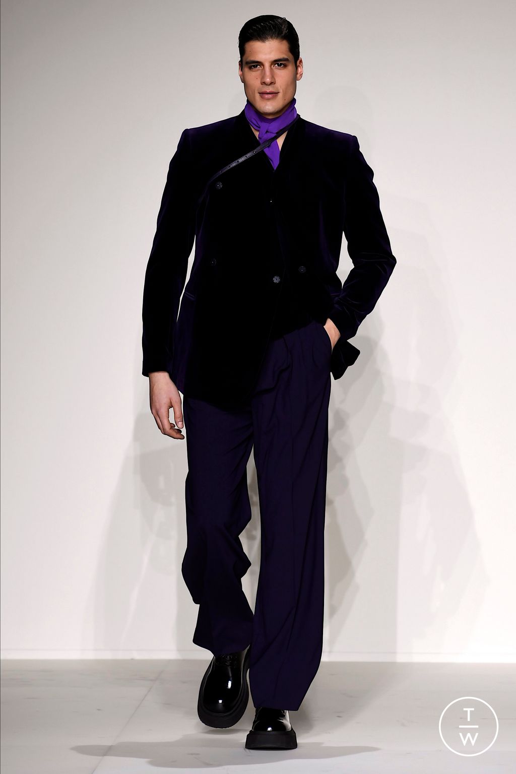 Fashion Week Milan Fall/Winter 2023 look 75 from the Emporio Armani collection menswear