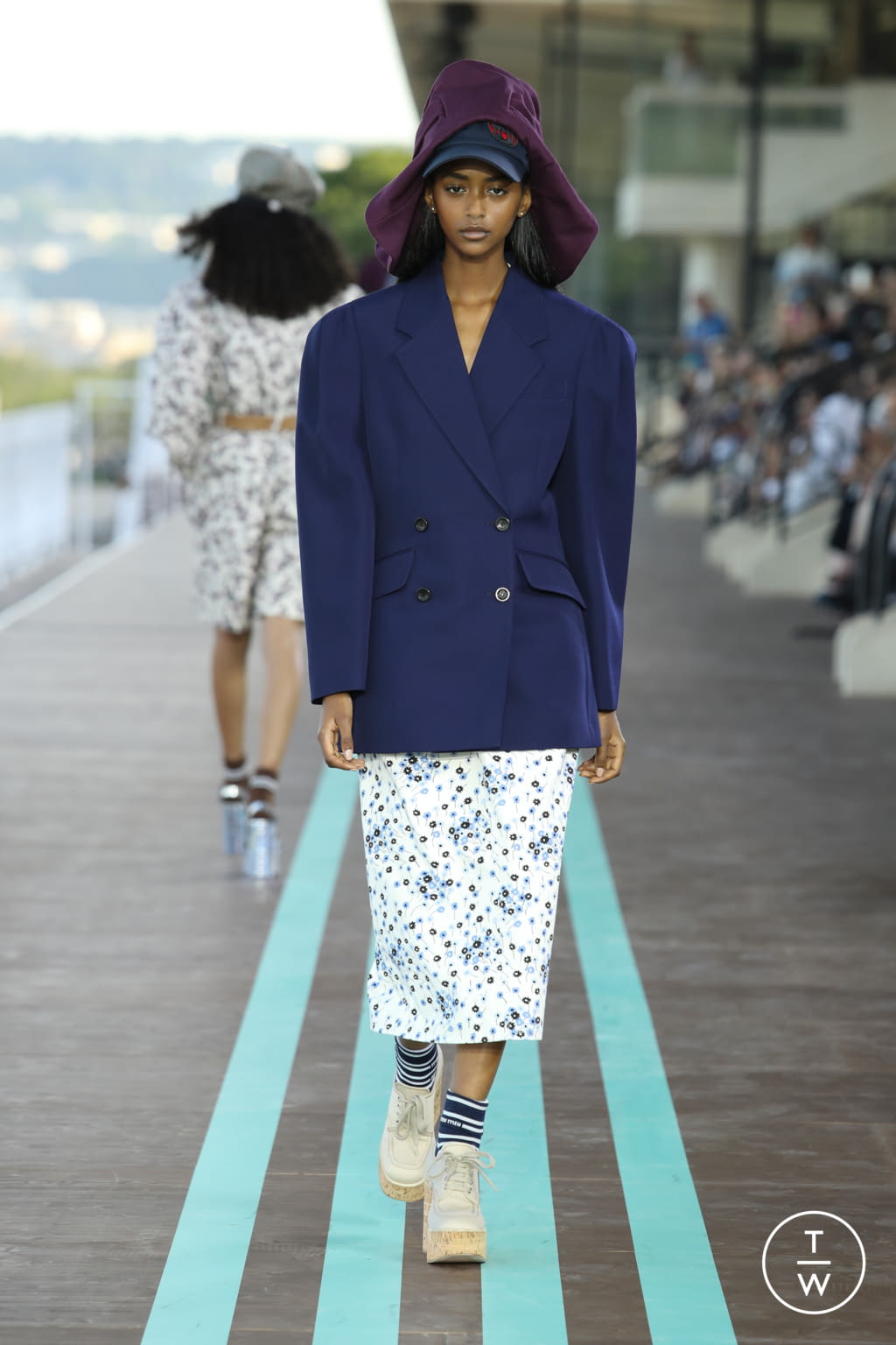 Fashion Week Paris Resort 2020 look 25 from the Miu Miu collection 女装