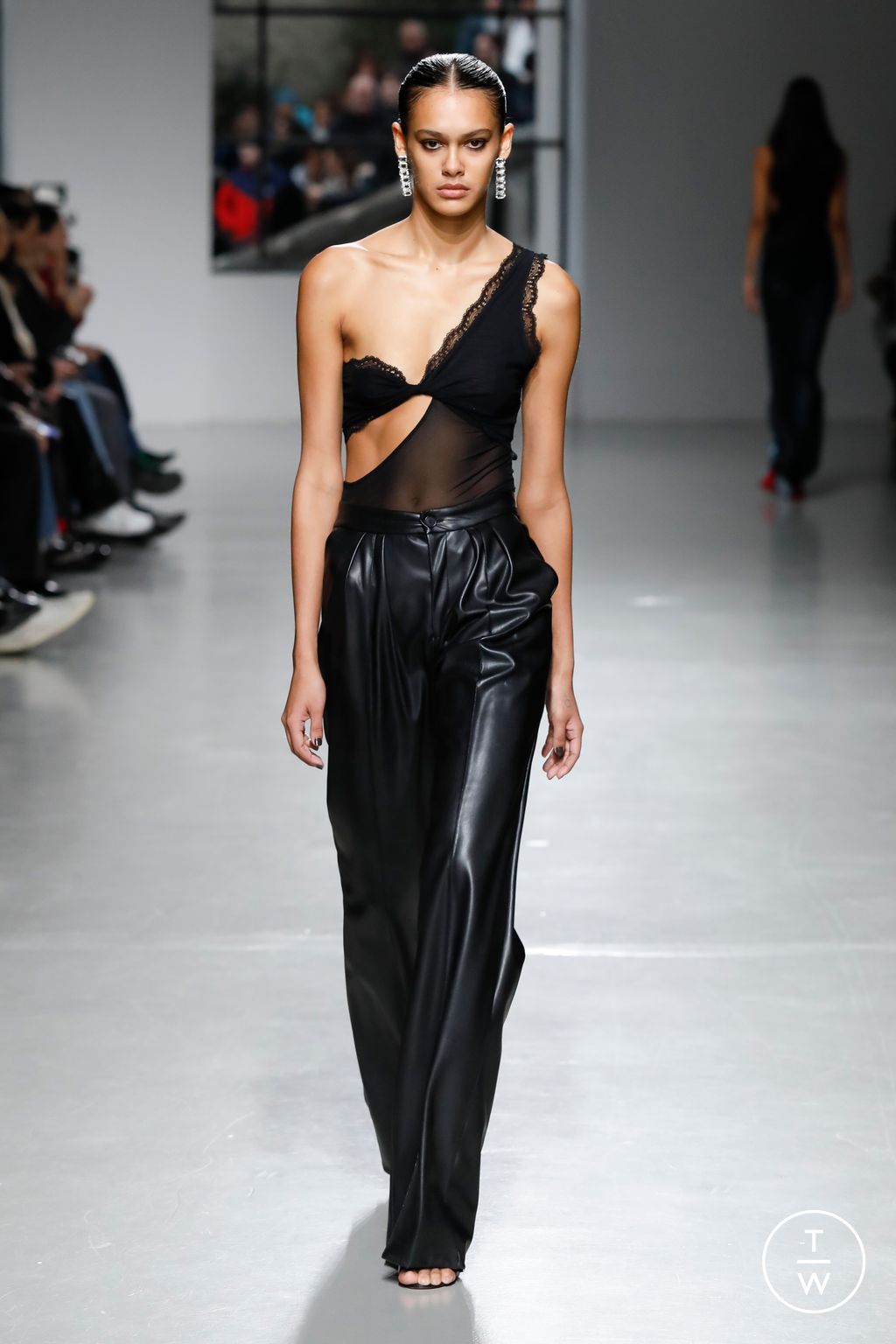 Fashion Week Paris Fall/Winter 2023 look 25 from the Atlein collection womenswear