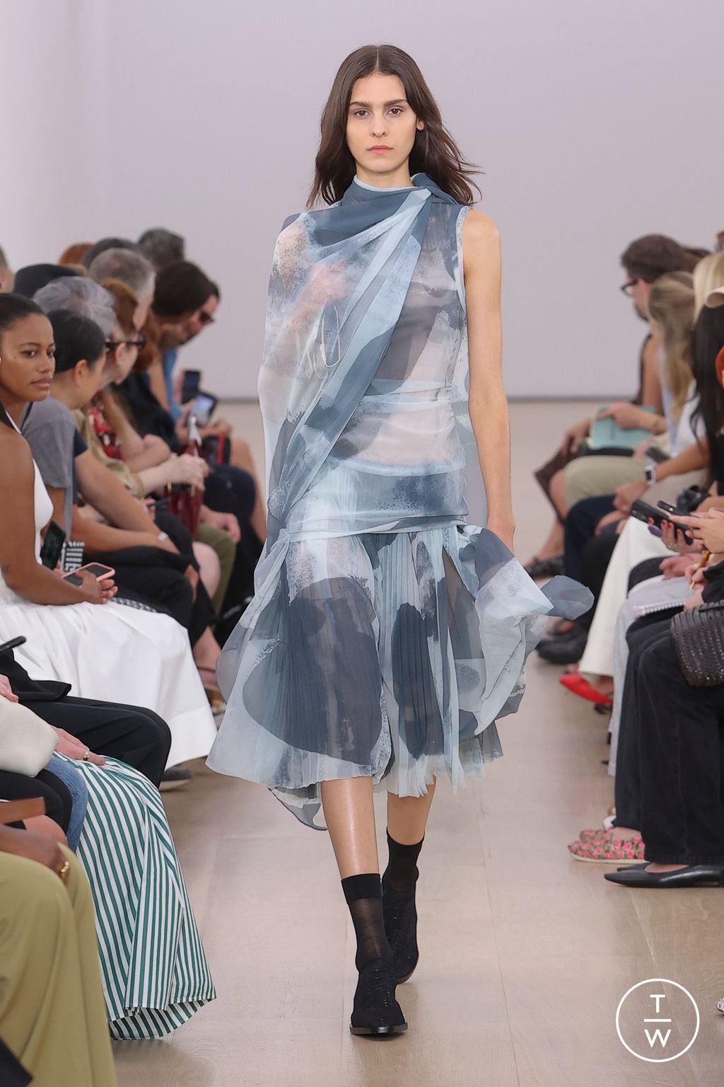 Fashion Week New York Spring/Summer 2024 look 25 from the Proenza Schouler collection 女装