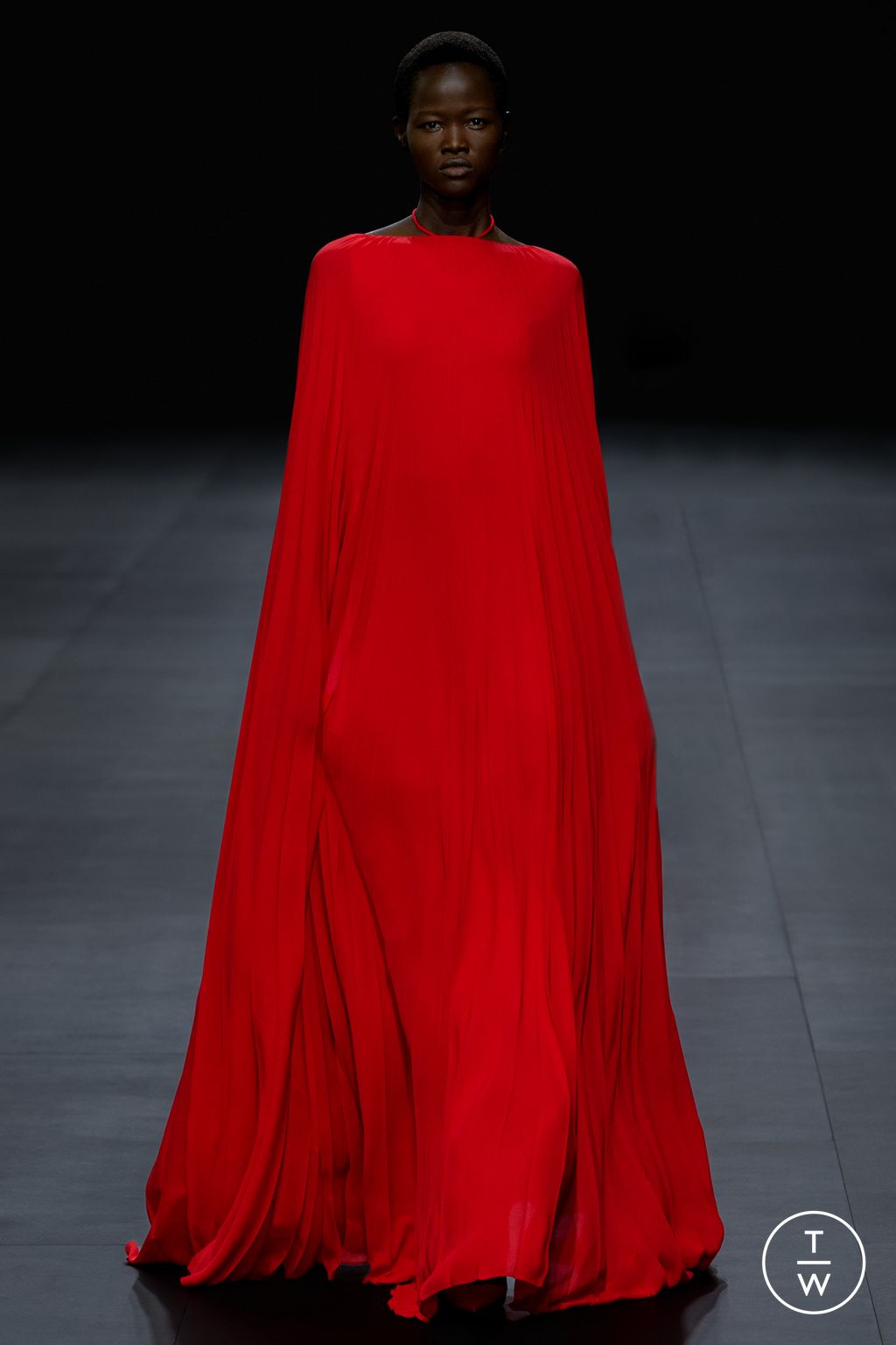 Fashion Week Paris Spring/Summer 2023 look 25 from the Valentino collection 女装