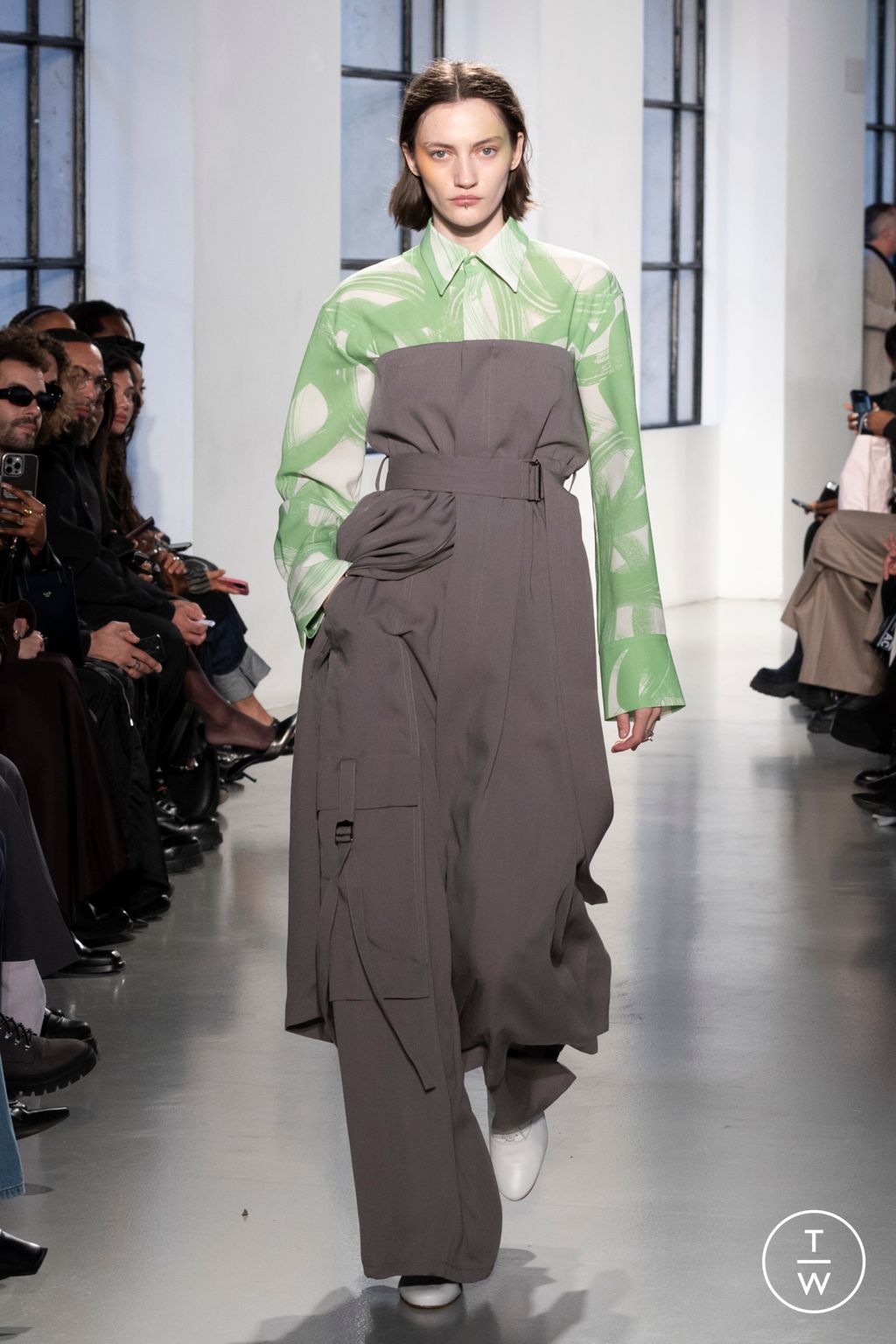Fashion Week Paris Spring/Summer 2025 look 26 from the Ujoh collection womenswear